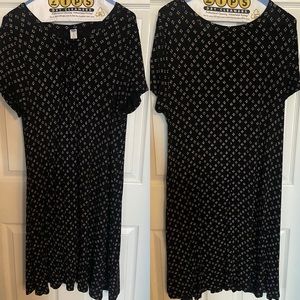 Short Sleeve Black and White Dress